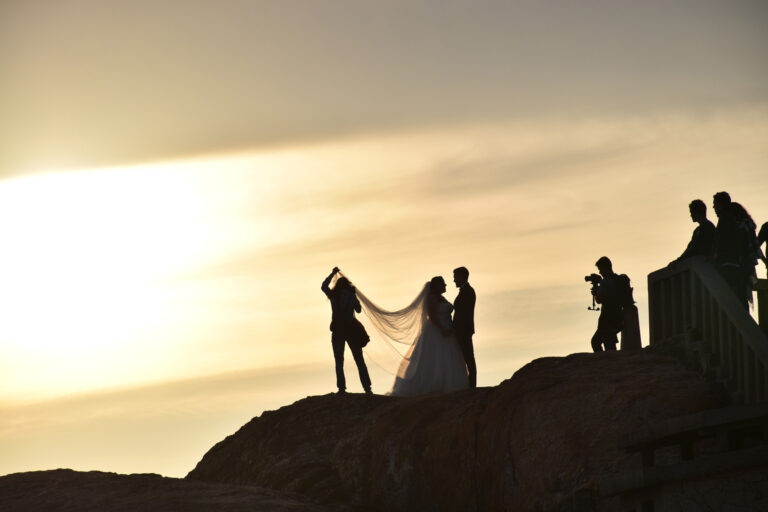 6 Tools Every Wedding Photographer Needs